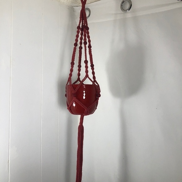 Red Wood Beaded Macrame Plant Hanger & Red Plastic Pot. NEW. - Picture 1 of 3